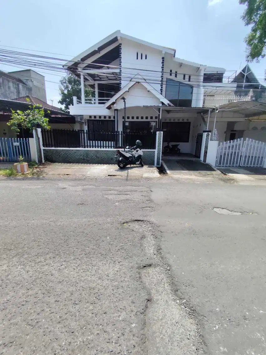 SEWA KANTOR MALANG KOTA RUANG USAHA LUAS 270
