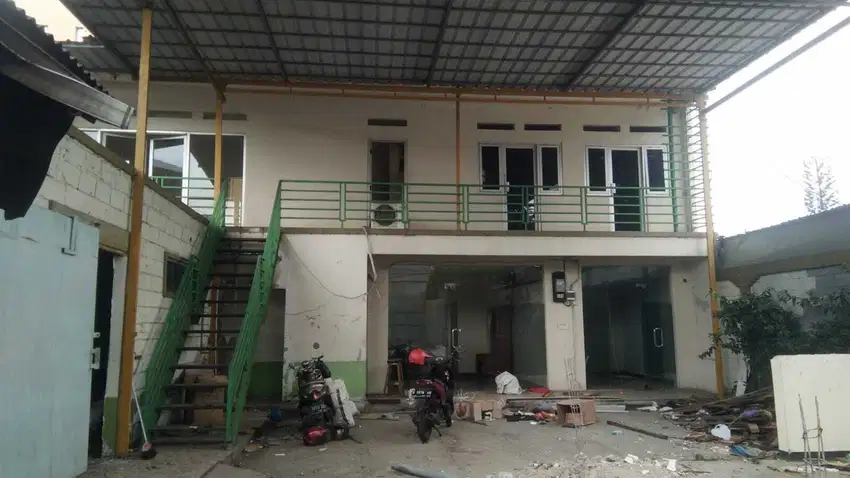 Gudang dan Kantor Strategis di Ciwastra