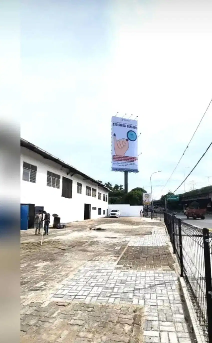 DIJUAL GUDANG DI LINGKAR LUAR CENGKARENG LUAS BANGUNAN. 1000 M2