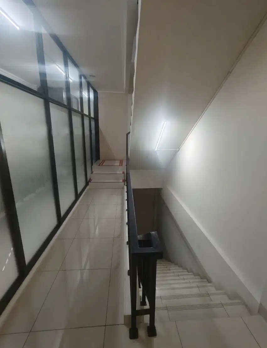 Dijual ruko green lake city cbd blok H hadap timur listrik 11000 murah