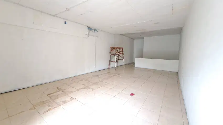 Dijual ruko 3 lantai mainroad Karapitan