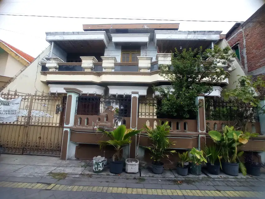 Di Jual Rumah & Tempat Kost Ketintang,selangkah Ke Royal Plaza