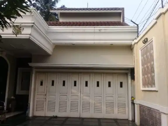 Tanah Dan Rumah 2 Lantai Bagus Di JL Tarumanegara Cirendeu