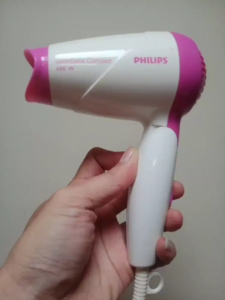 Pengering rambut philips