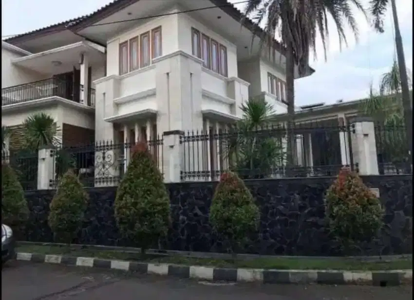 rumah mewah komplek kemanggisan jakbar