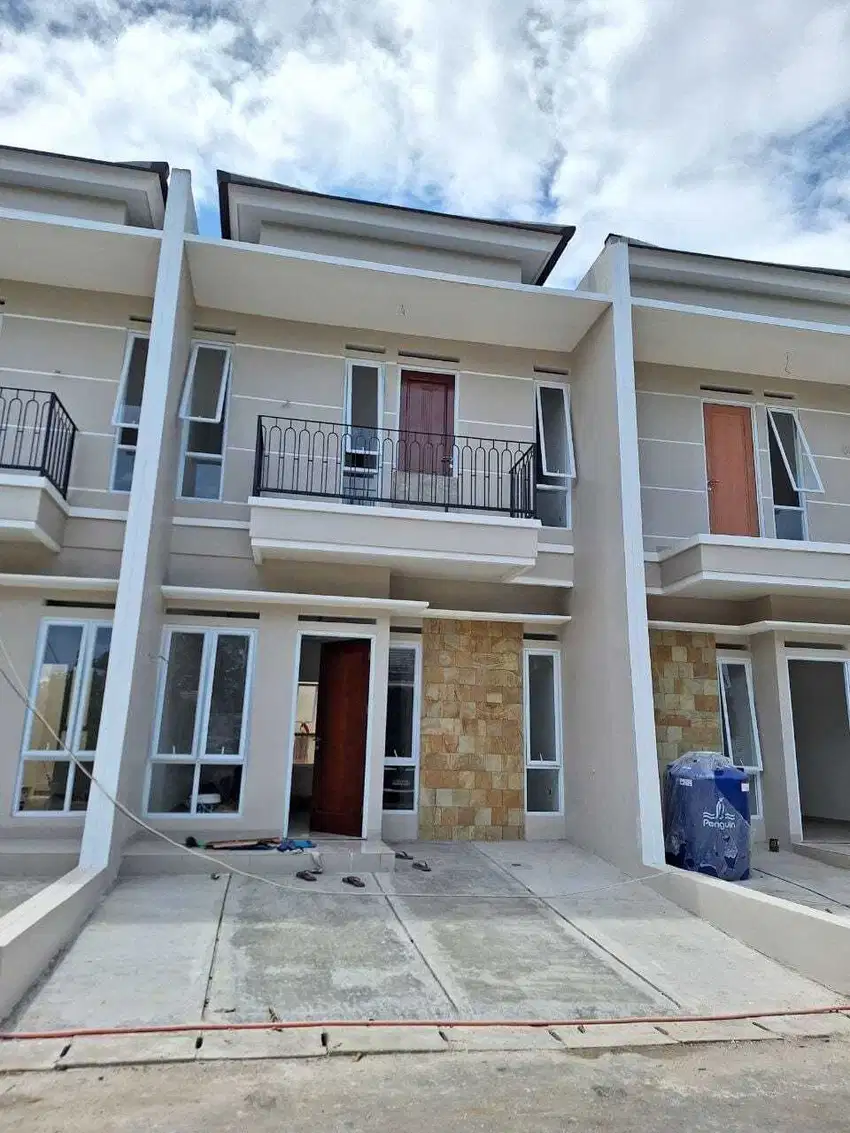 S.Rumah 2lantai Modern Free Biaya Dkt ke Pamulang Square di Pamulang