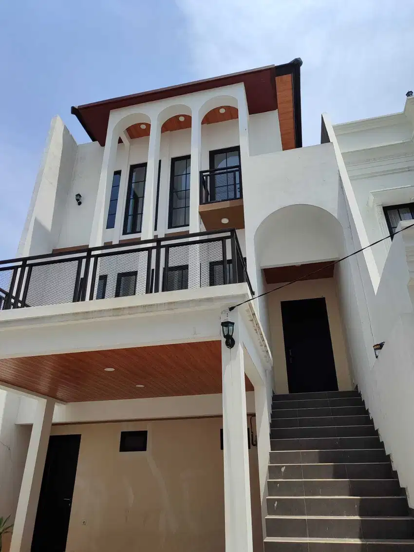Rumah Baru 3 Lantai Siap Huni di Jagakarsa , Jakarta Selatan