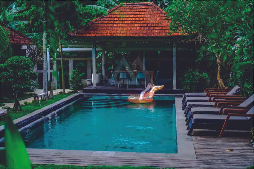 For Sale Villa Eropa Style With Big Garden lokasi kerobokan