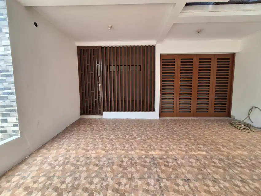 Rumah Siap Huni Posisi Hook Harga Murah di Bintaro Sektor 9. 13096
