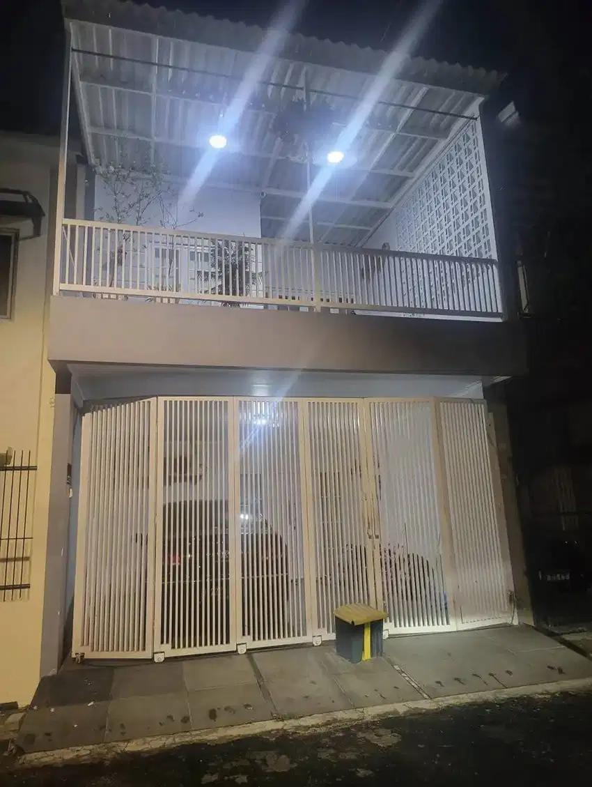 Dijual cepat rumah mewah 2 lt komplek joglo Jakarta barat