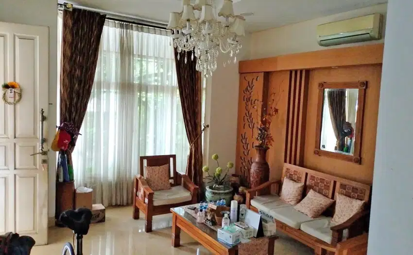 Rumah bagus Lokasi Exclusive di Pondok Indah Jakarta Selatan