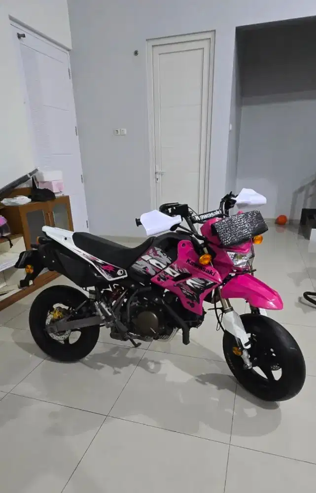 KAWASAKI KSR 110 PINK RARE 2013