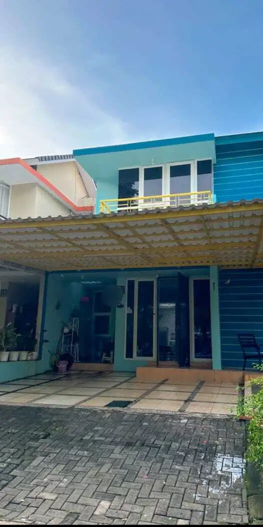 Dijual Rumah 2 lantai semi furnish view danau di Citragran cibubur