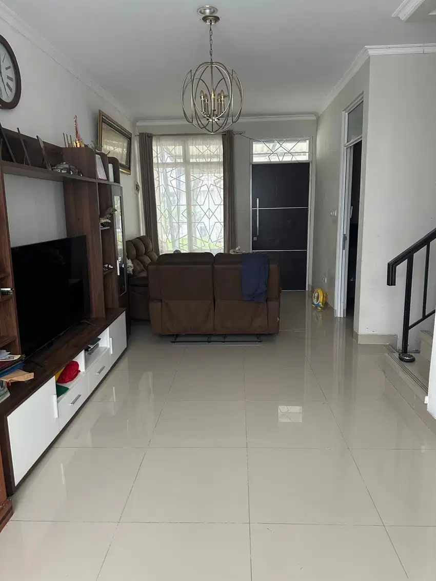 Dijual rumah siap huni di Metland Transyogi