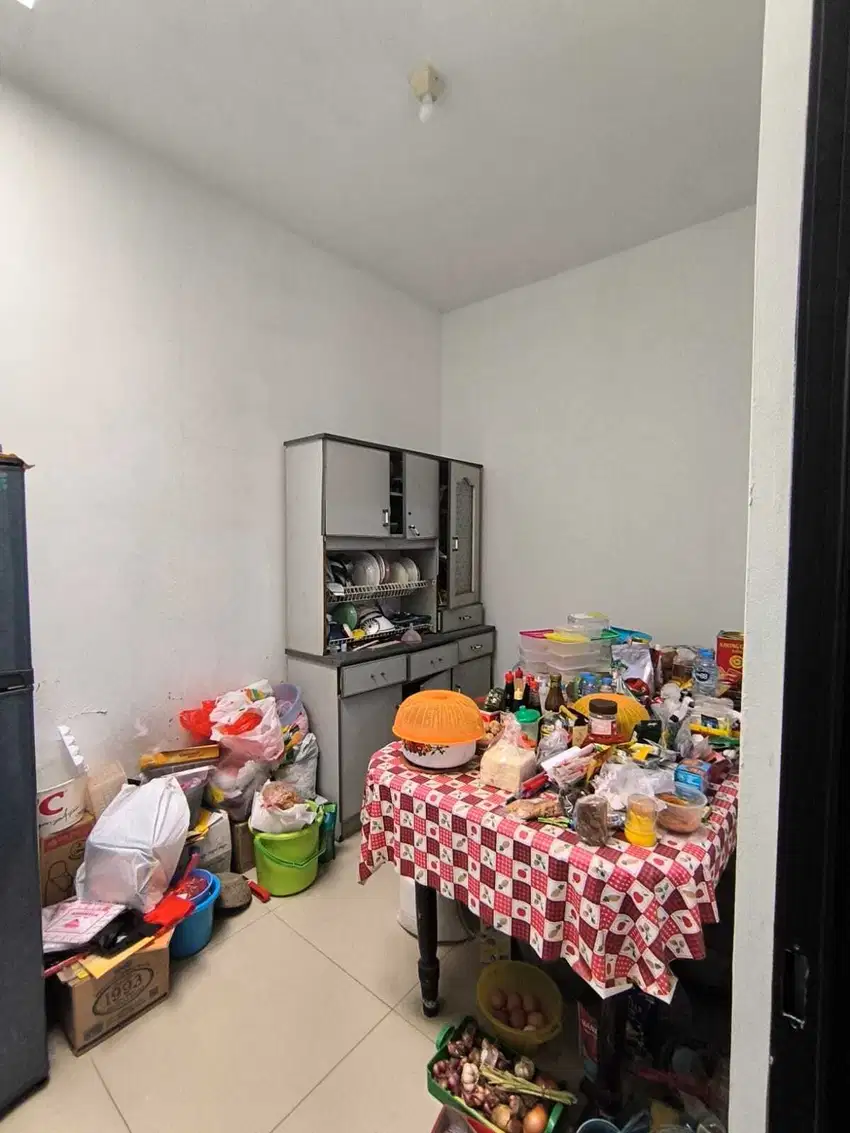Rumah Lingkungan Nyaman dan Strategis di Taman Kopo Indah 1
