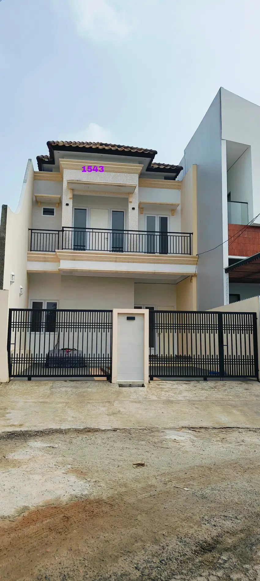 Jual Rumah Cantik Di Perumahan Billymoon Akses Jalan Lebar Di Jakarta