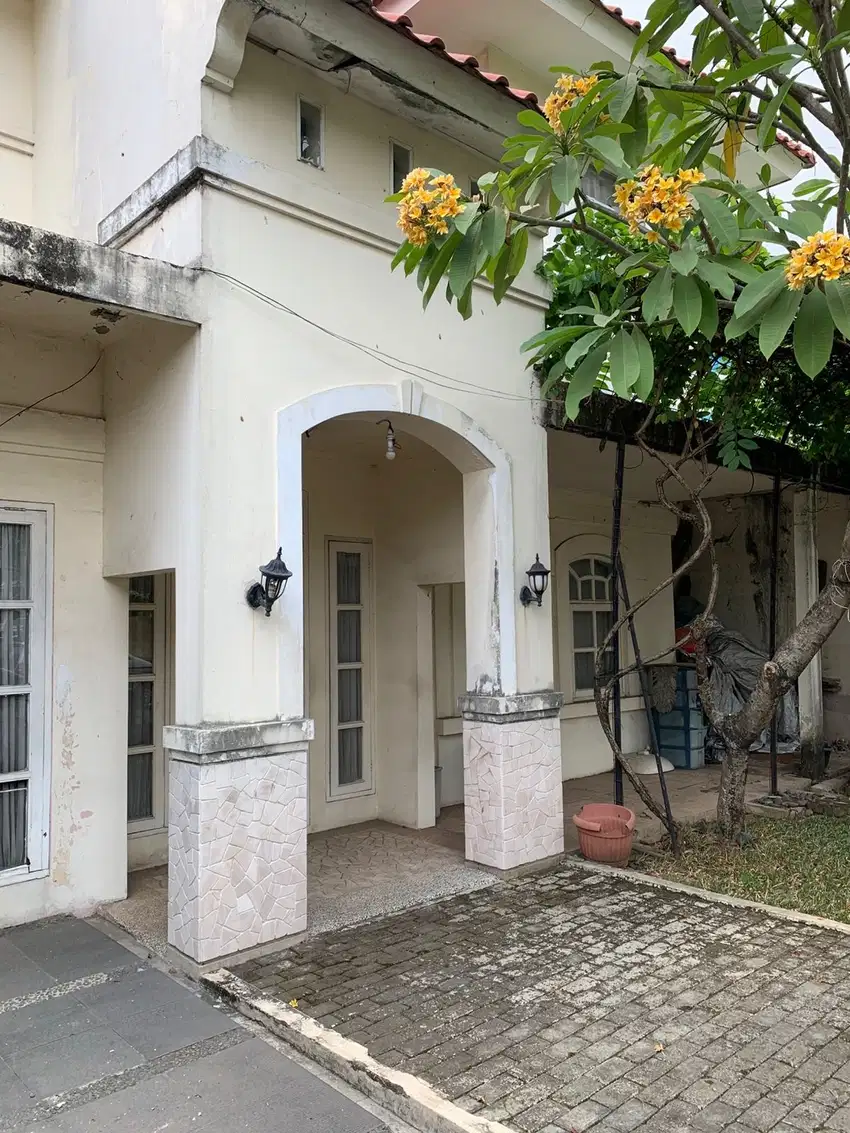 Dijual rumah 1,5lt di Kota Wisata second Boulevard