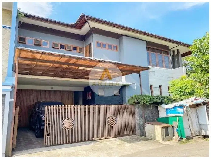 Rumah Mewah Hook Bagus Siap Huni di Turangga Buahbatu Bandung