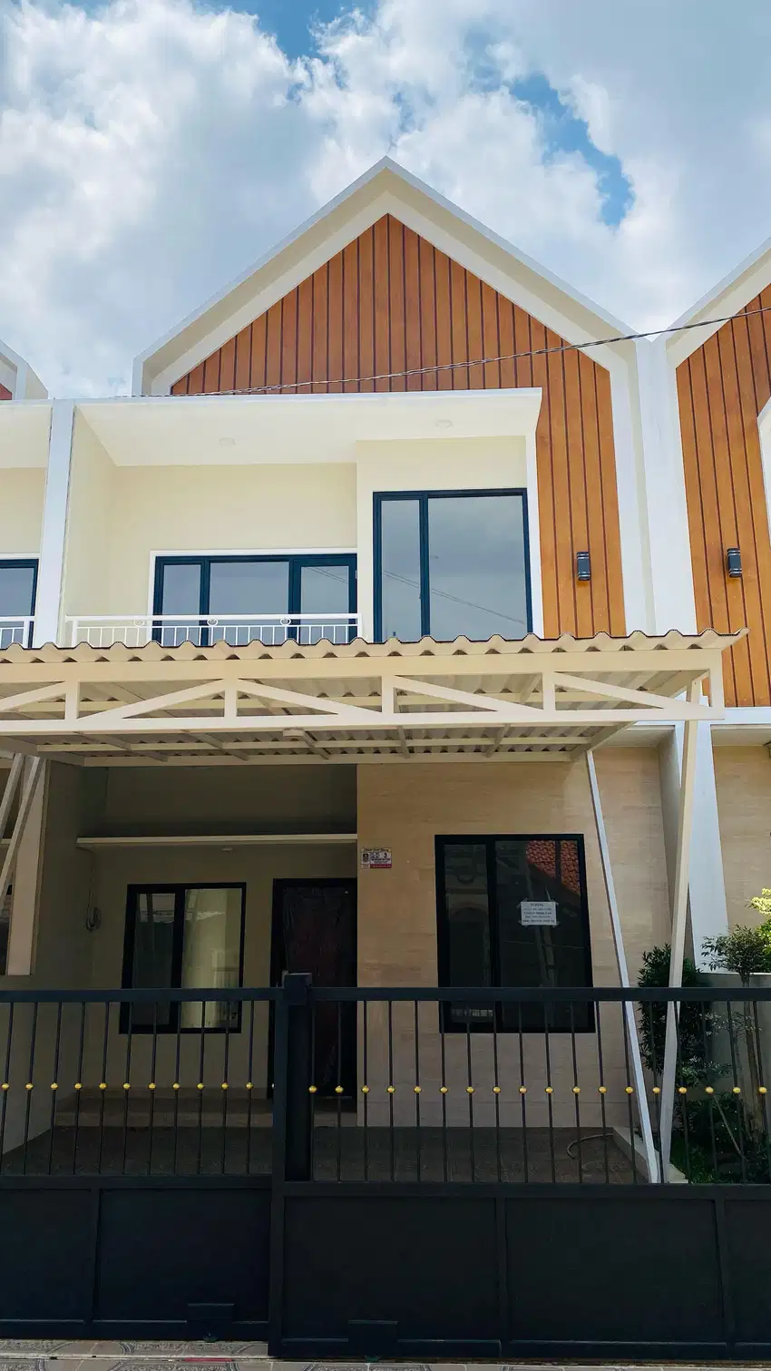 Rumah Mewah SIAP HUNI dengan Tanah Luas di Jatiasih Bekasi
