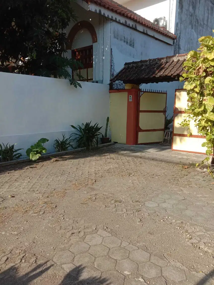 Dijual Rumah Besar Strategis Yogyakarta