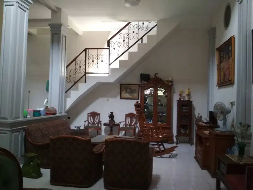 Dijual Rumah 2 Lantai Area Strategis di Jatiwaringin, Bekasi