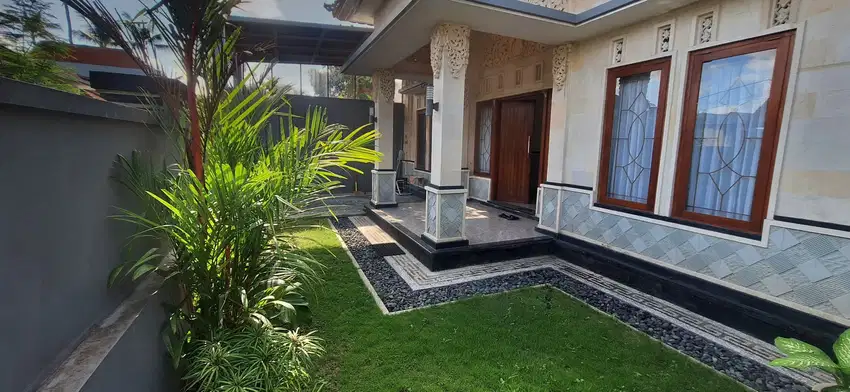 Dijual Rumah dengan Sentuhan Tradisional di Lingkungan yang Asri