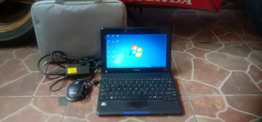 Notebook Toshiba NB510 –FREE MOUSE–Cuma Di pakai Buat Backup data aja