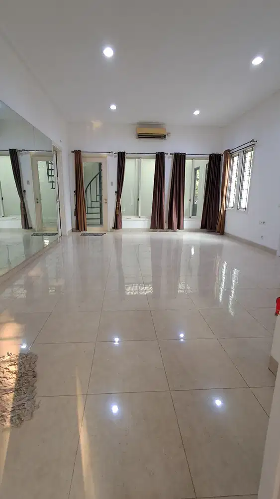 Rumah 2 Lantai Hoek Dalam Cluster , Phg, Gading Serpong S8749