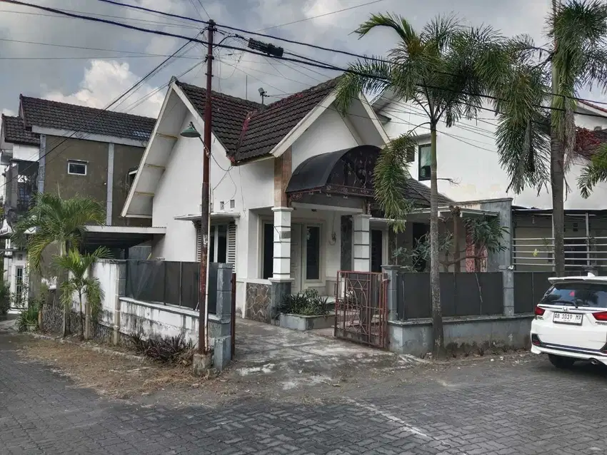 Tanah dan bangunan rumah dalam perumahan barat casagrande