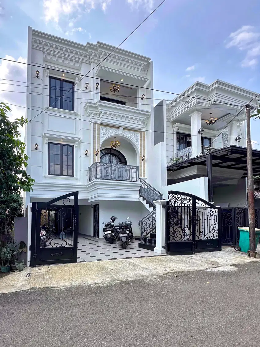 Rumah Mewah Modern Classic Dalam Komplek Besar Di Jagakarsa
