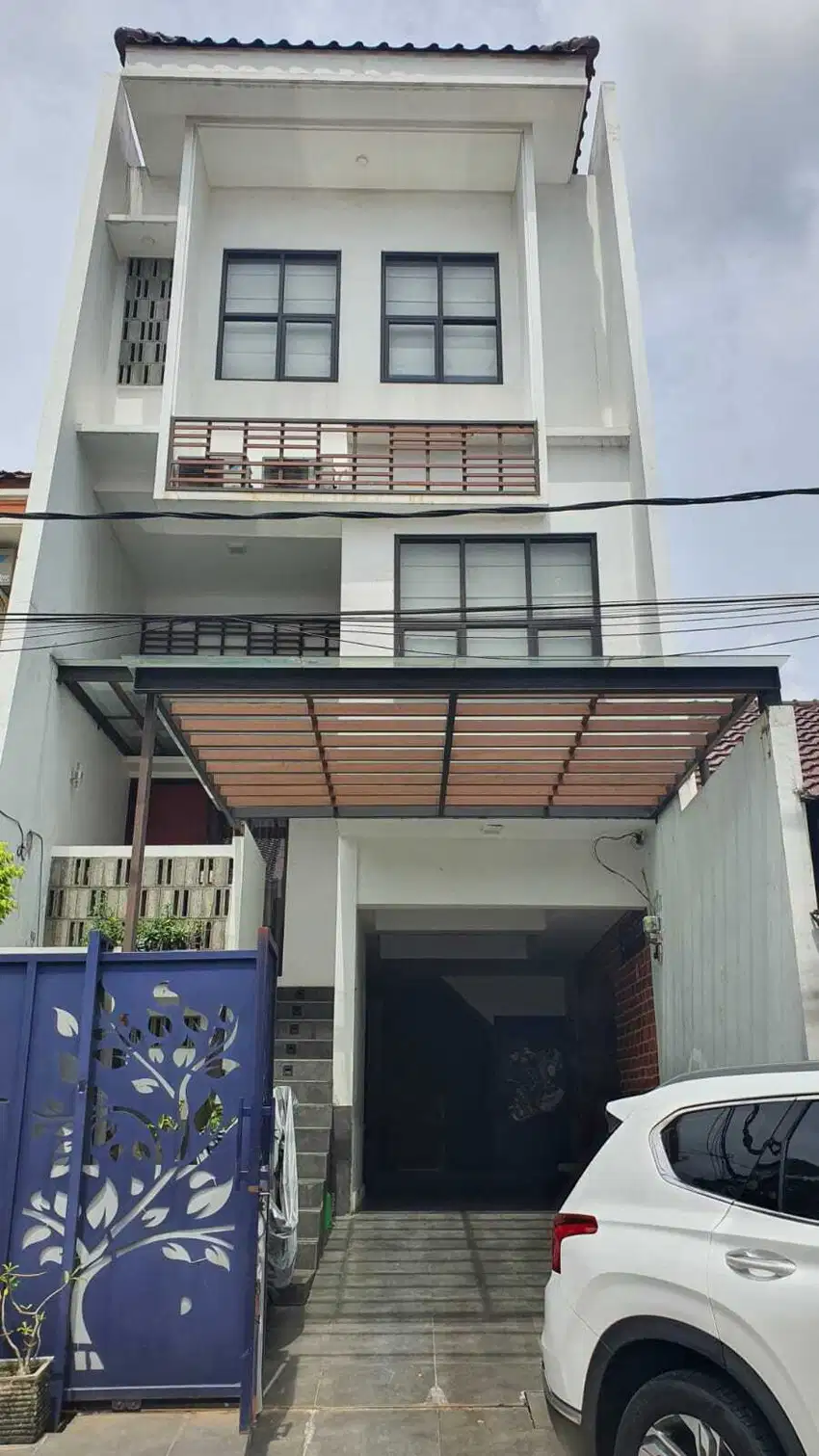 Rumah Minimalis Modern Siap Huni Dalam Komplek di Jakbar