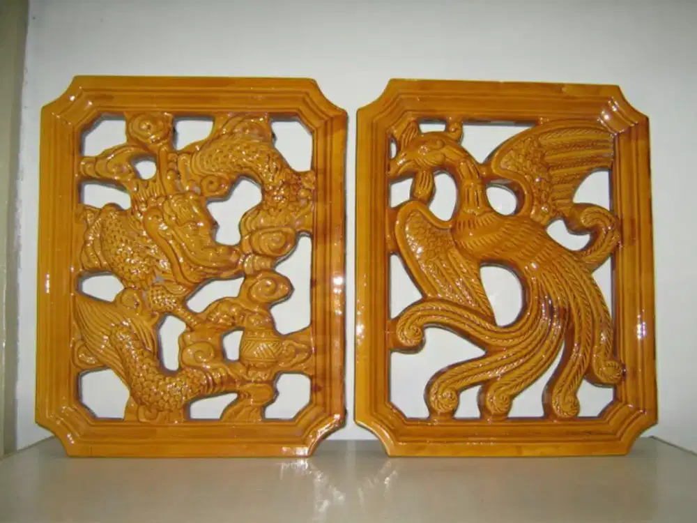 Dekorasi pembatas ruangan keramik motif naga & burung hong