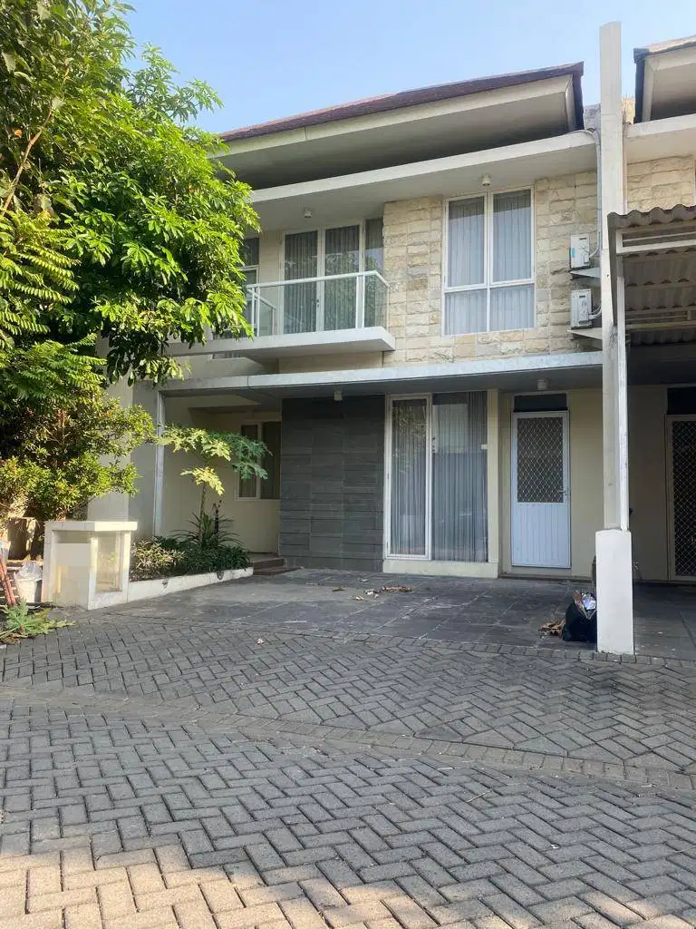 Disewakan Cepat Rumah Royal Residence Wiyung 4 Kamar Furnish Mewah