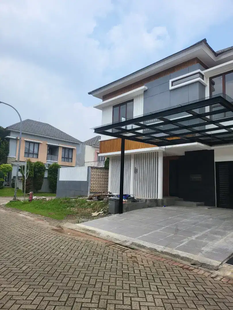 HOT SALE!!!RUMAH BRANDNEW SIAP HUNI MEWAH LOKASI STRATEGIS AMAN NYAMAN