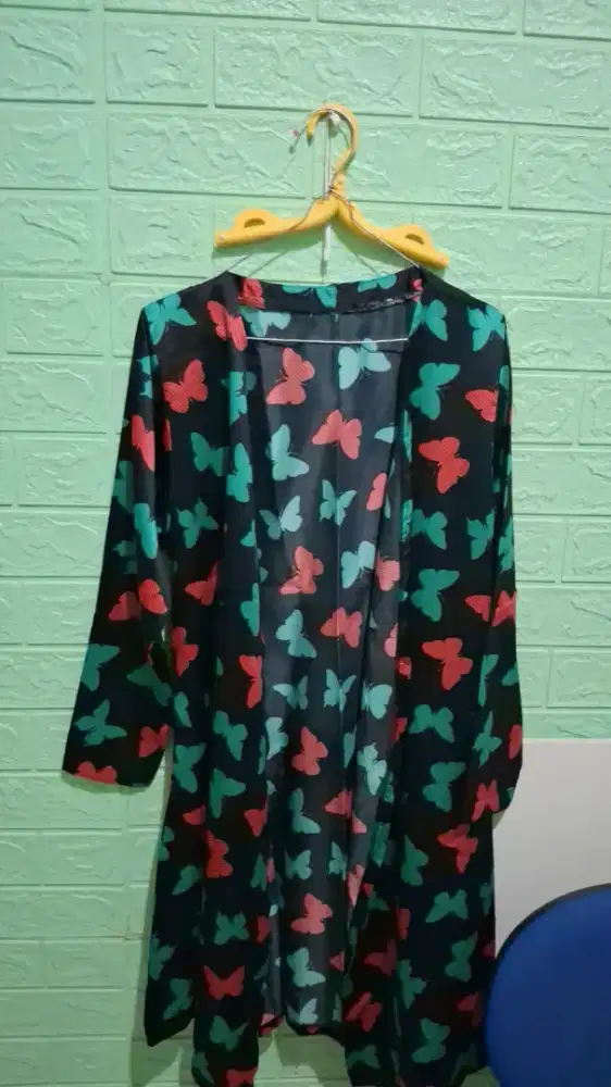 Atasan atasan wanita