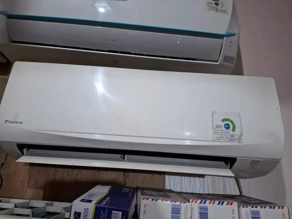 AC daikin 1/2pk R32 garansi 6 bulan