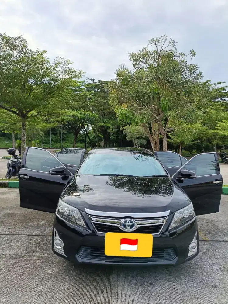 Di jual cepat Toyota Camry hybrid