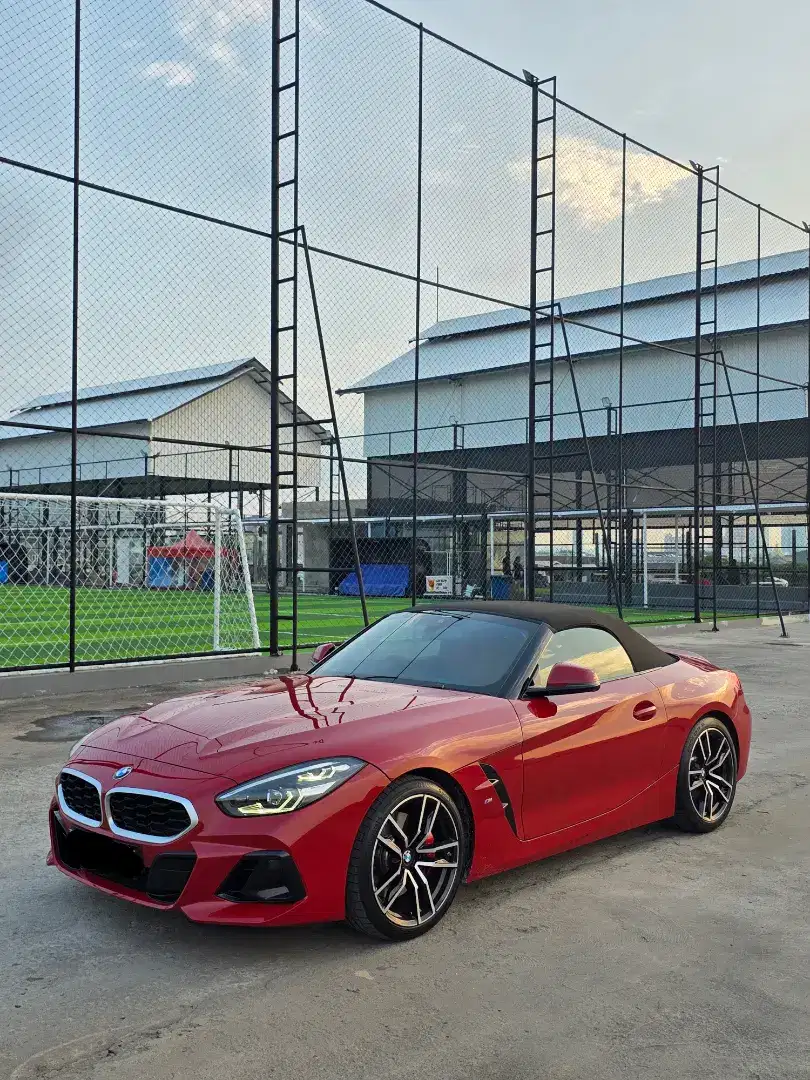 BMW Z4 2023 / Red on Red interior / Very Low KM