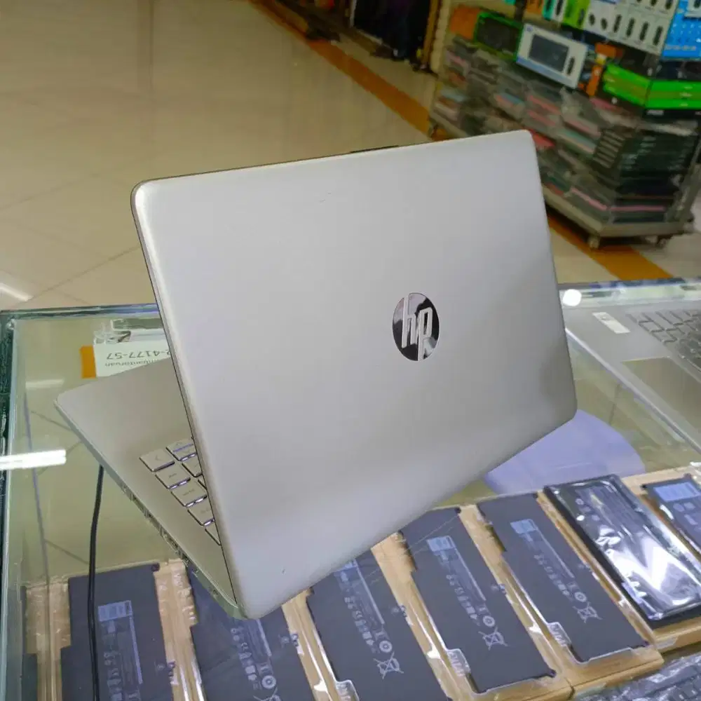 Laptop Hp 14s ram 4gb DDR4 SSD 256g kondisi second premium siap pakai