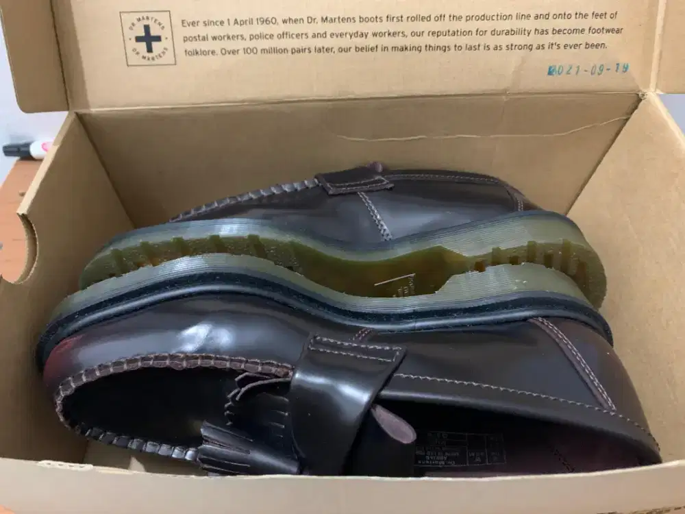 Sepatu Dr.Martens Adrian Cherry Red