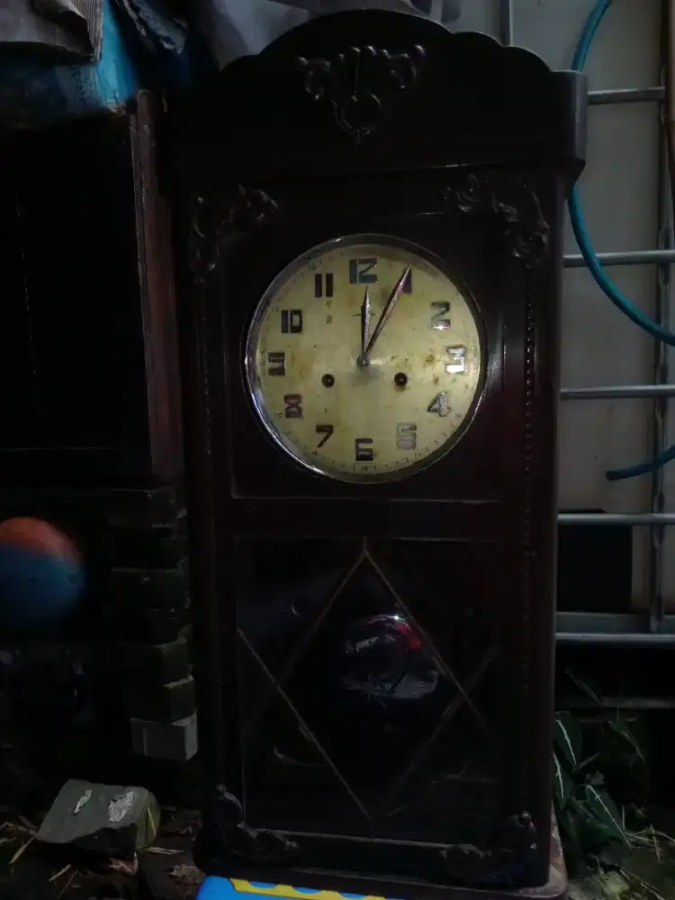 Jam Dinding Kuno  merk Jung hans