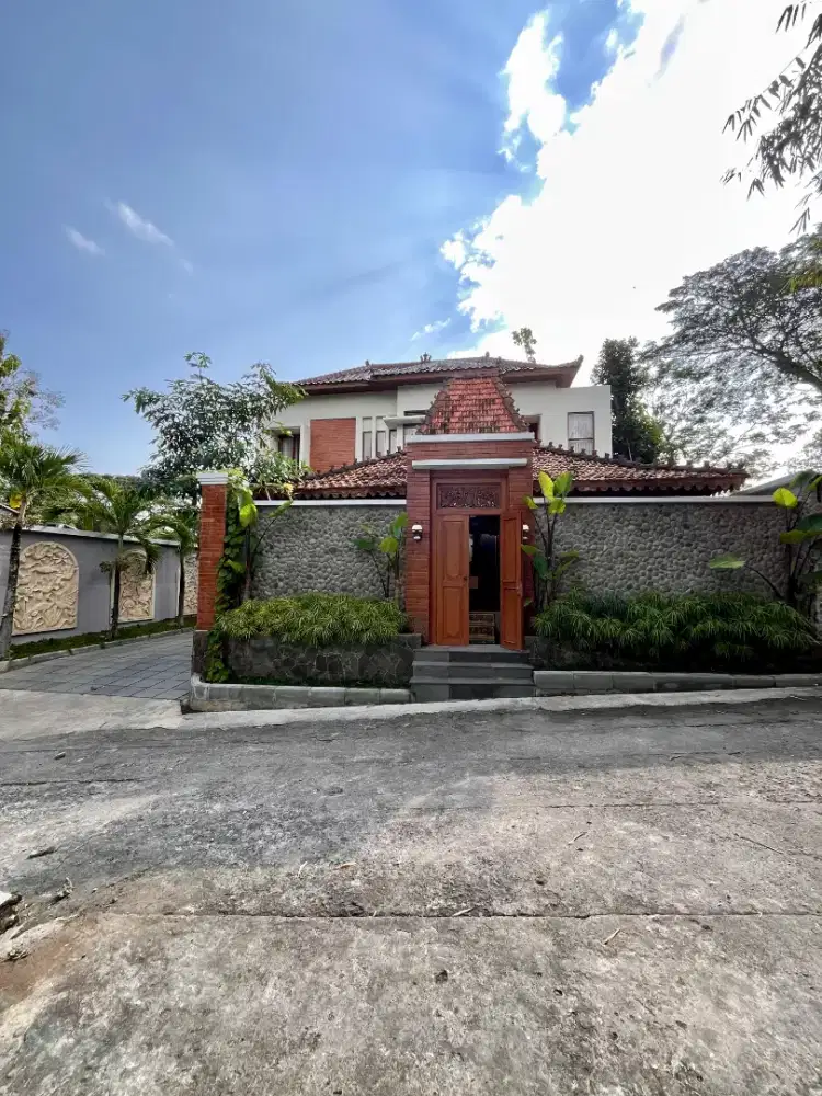 Jual Villa / Rumah di Balecatur Sleman