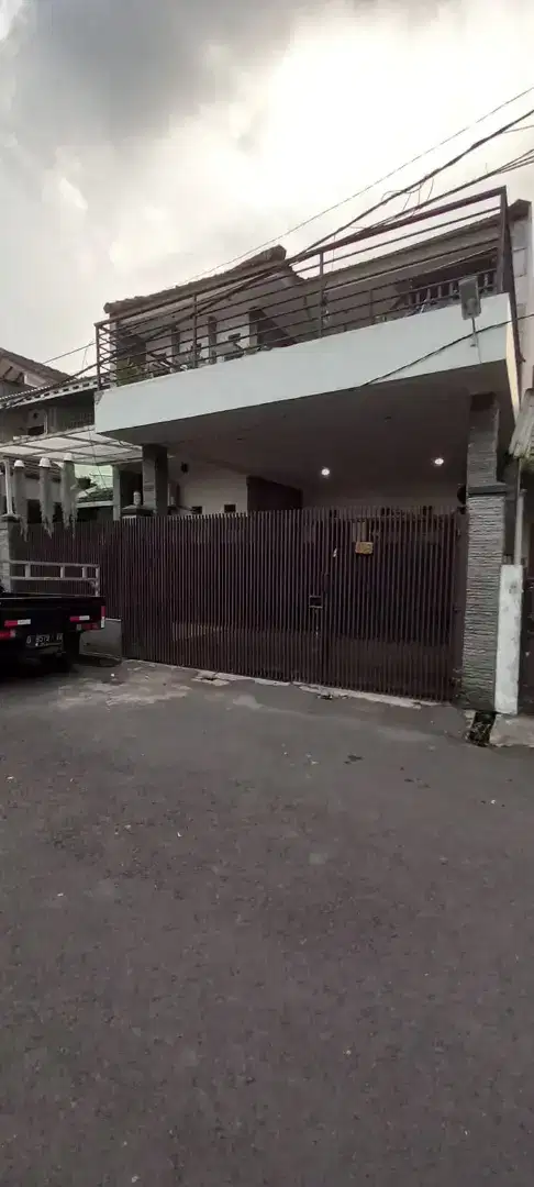 Rumah besar 2lt Margawangi Buah batu u/ kantor/tggl