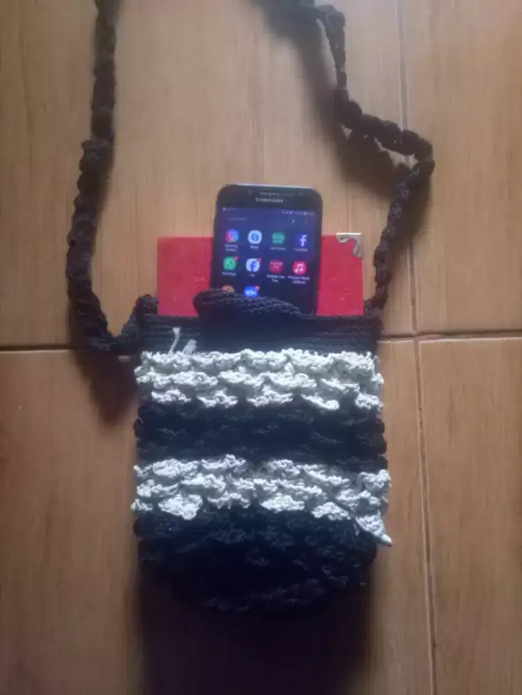 JUAL BTH TAS SELEMPANG RAJUTAN KERAJINAN TANGAN KONDISI MSH BRU&BGS