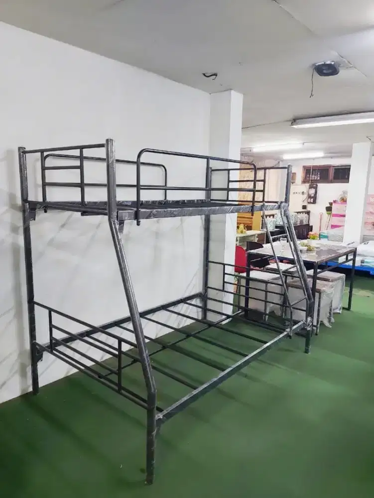 Ranjang Susun Besi Kombinasi 120 dan 90 - Tempat Tidur Tingkat Besi