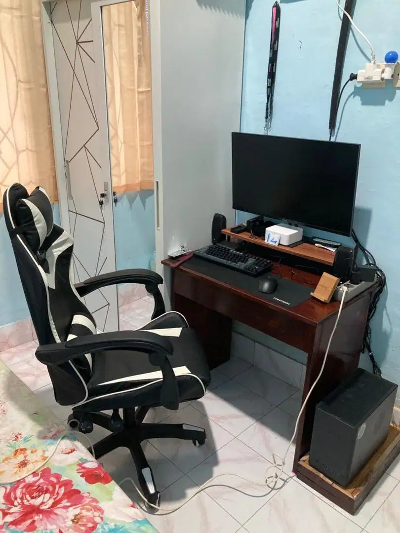 PC Komputer + Kursi Gaming