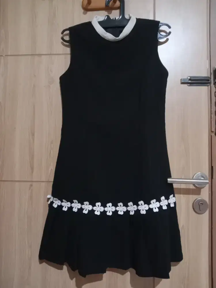 Dress Hitam Pekat