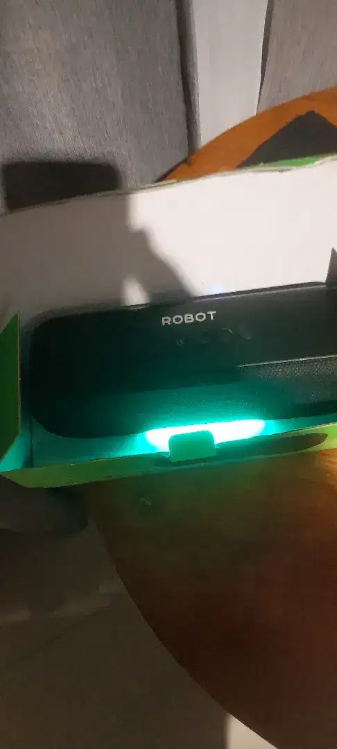 Speaker robot RB521 like new