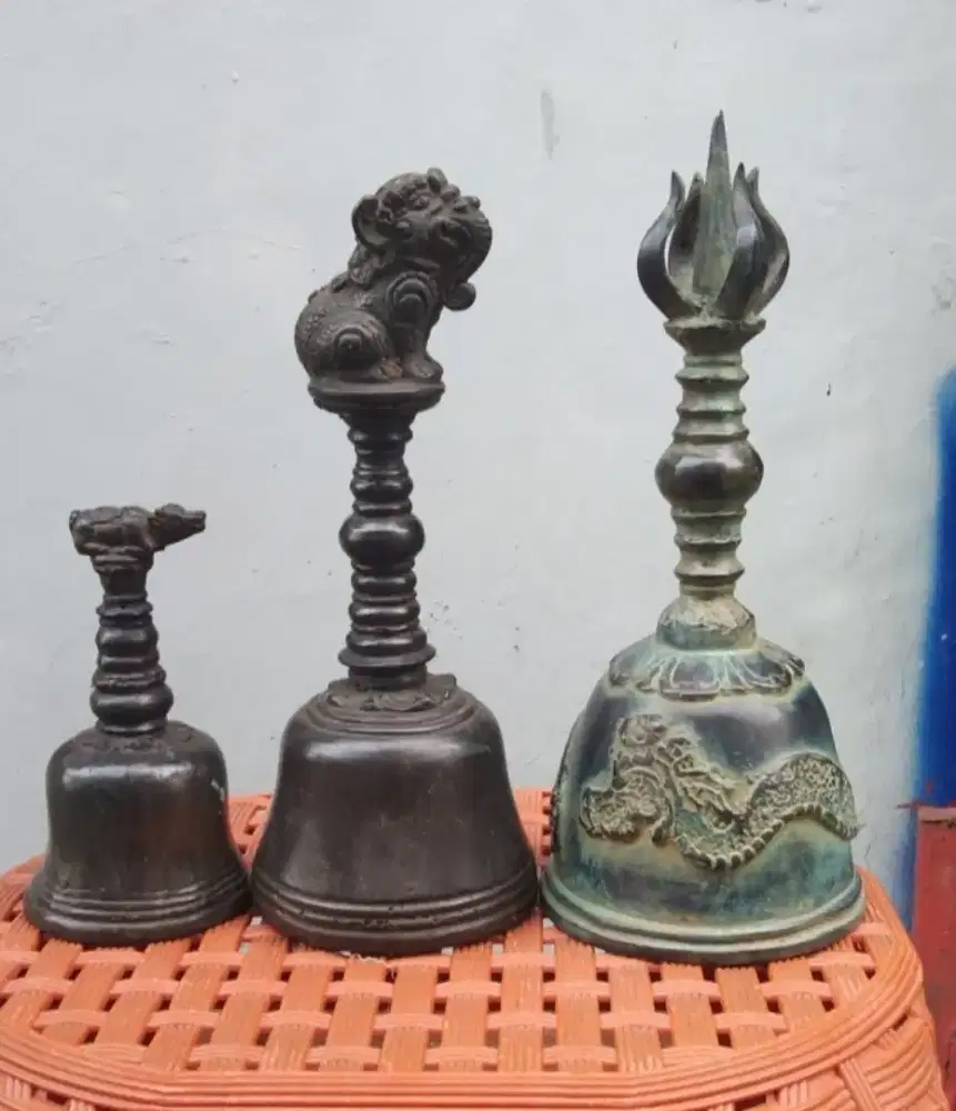 Aneka lonceng genta Kuningan antik