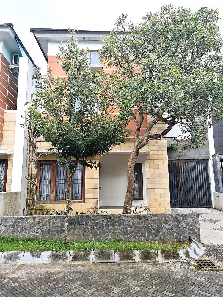 Rumah Nyaman dan Luas di Perumahan Royal Maguwo